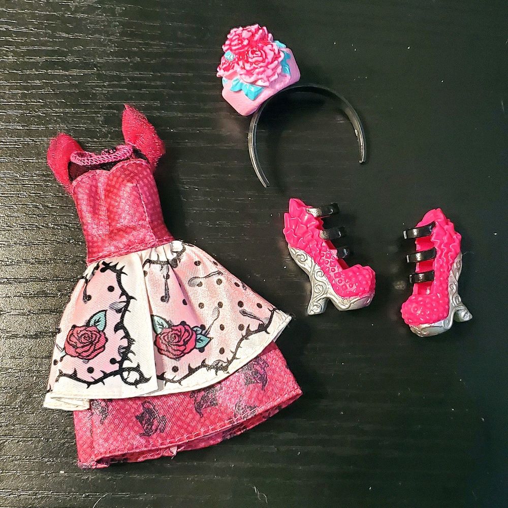 EVER AFTER HIGH Hat-tastic Party Briar Beauty Outfit